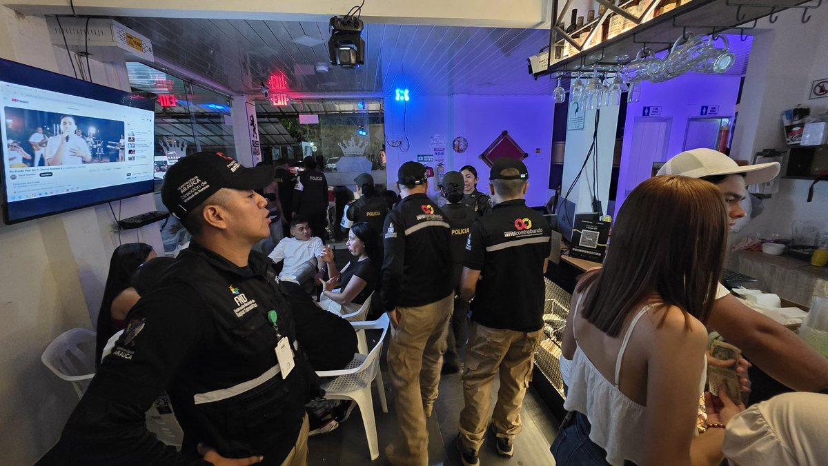 FNDCol's tweet image. La @GobArauca, a través del Grupo Operativo Anticontrabando (GOA), adelantó un operativo nocturno en bares y discotecas del municipio de Arauca, como parte de su compromiso frontal con la salud pública, la lucha #TodosContraElContrabando y la protección de las finanzas…