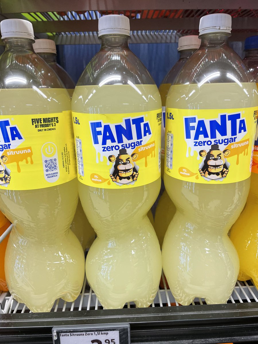 CutiepieCaseOh's tweet photo. bro i found the freddy fanta in my local store https://t.co/xpbENeKw3H