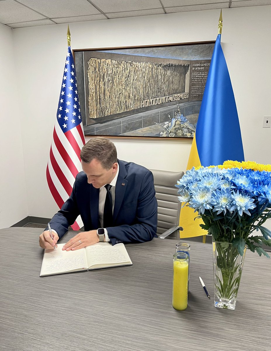 🇱🇻 Chargé d'affaires a.i. <a href="/janisbekeris/">Jānis Beķeris</a> at <a href="/UKRintheUSA/">UKR Embassy in USA</a> 🇺🇦 conveys condolences to the victims of the russian attack during the night of 28 August.