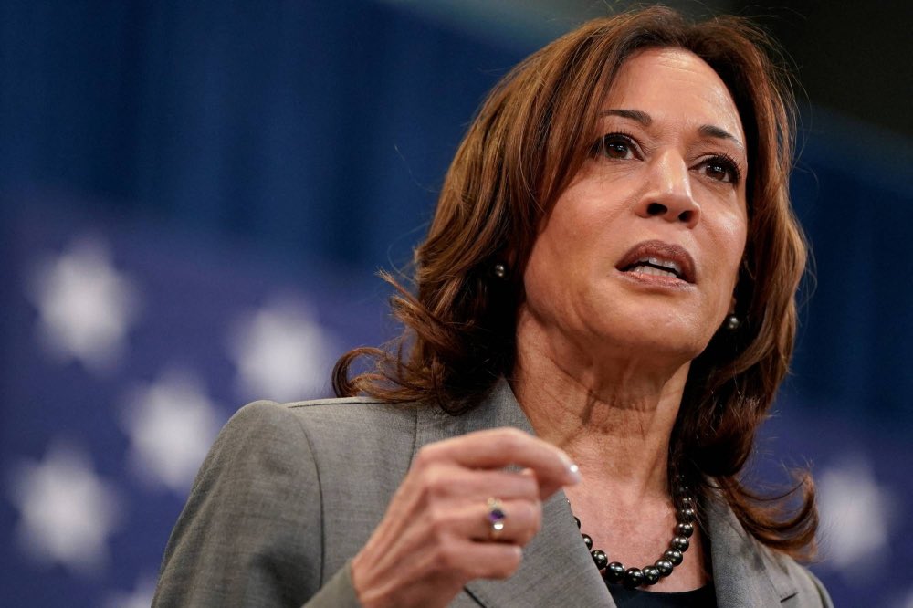 Trump revokes Secret Service protection for former Vice President Kamala Harris.

Who stands with Kamala Harris against Trump? Raise your hand if you do ✋
