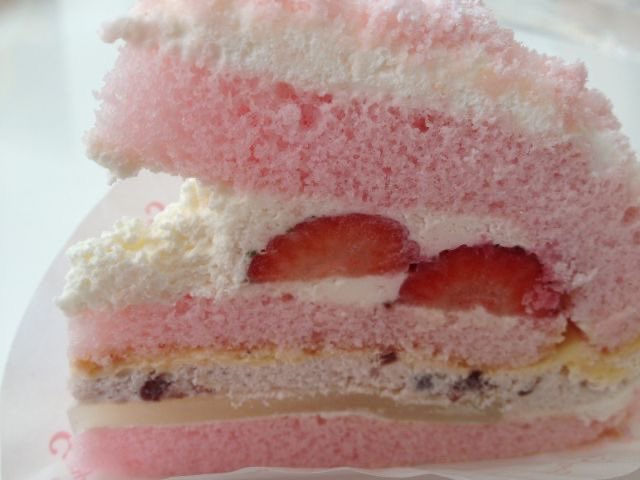 Strawberry cake様♡ありがとうございます♡ Did you know that the 🍰 emoji is a Japanese Christmas cake