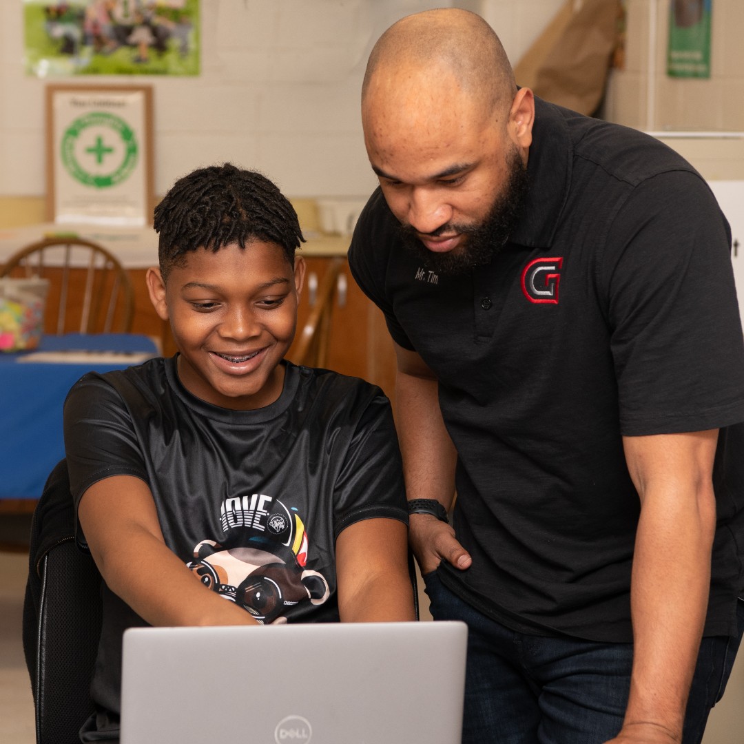 A recent national survey confirms it: CIS works! 📊

With CIS in schools, teachers are happier, students feel supported, and school climate improves. 💙

Read more: bit.ly/45BUXOl 

#CISHouston #AllInForKids #StudentSuccess