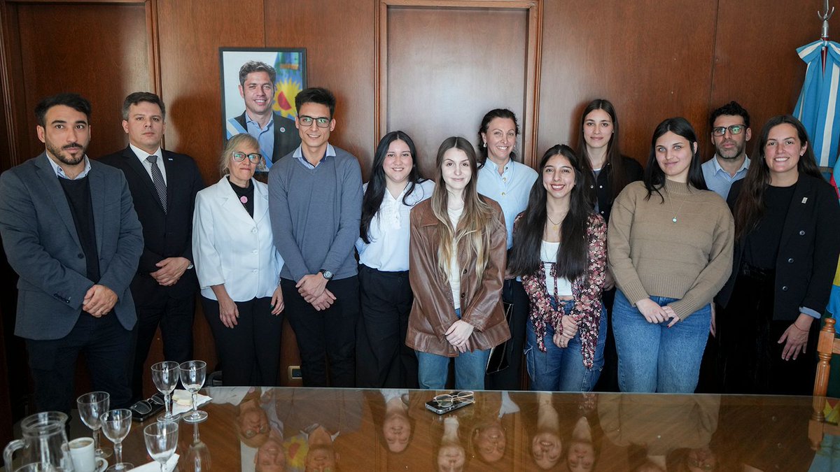 El Asesor, <a href="/SPerezTeruel/">Santiago Pérez Teruel</a>, recibió a siete estudiantes de la carrera de Abogacía, quienes desarrollarán el sistema de prácticas preprofesionales en el Organismo, acordado mediante el convenio con la Facultad de Ciencias Jurídicas y Sociales de la UNLP. 

asesoria.gba.gov.ar/noticias/notic…