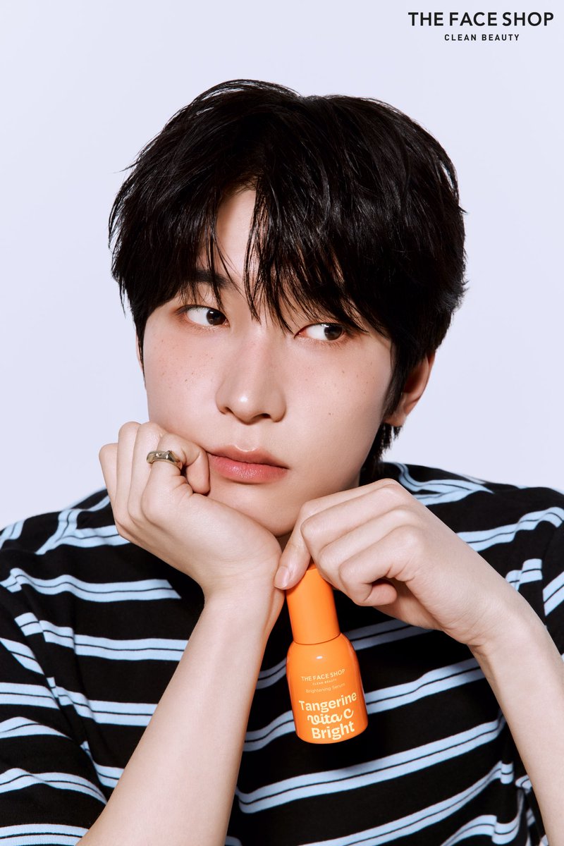 트친여러분 저 전..이라는 남자가 너무 좋음데.이거 엌덬케 해야하나요