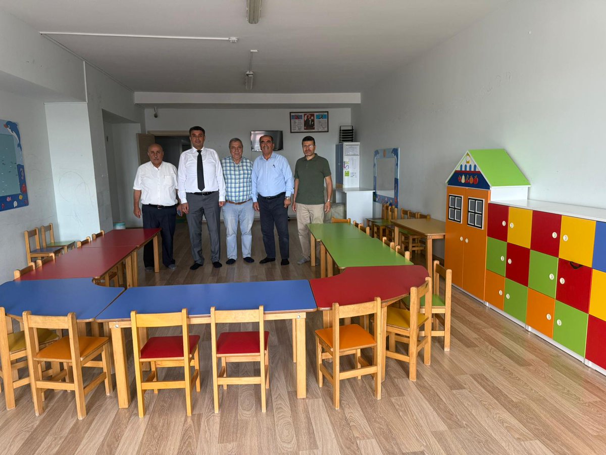 Kaymakamımız Yüksel KARA; Harmantepe Mahallesi Muhtarı Hüseyin KILIÇ, Harmantepe Merkez Cami Dernek Başkanı Yakup YILDIZ ve cami yönetimine iade-i ziyarette bulundu.Kaymakamımız, misafirperverlikleri için kendilerine teşekkür ederek çalışmalarında kolaylıklar diledi.