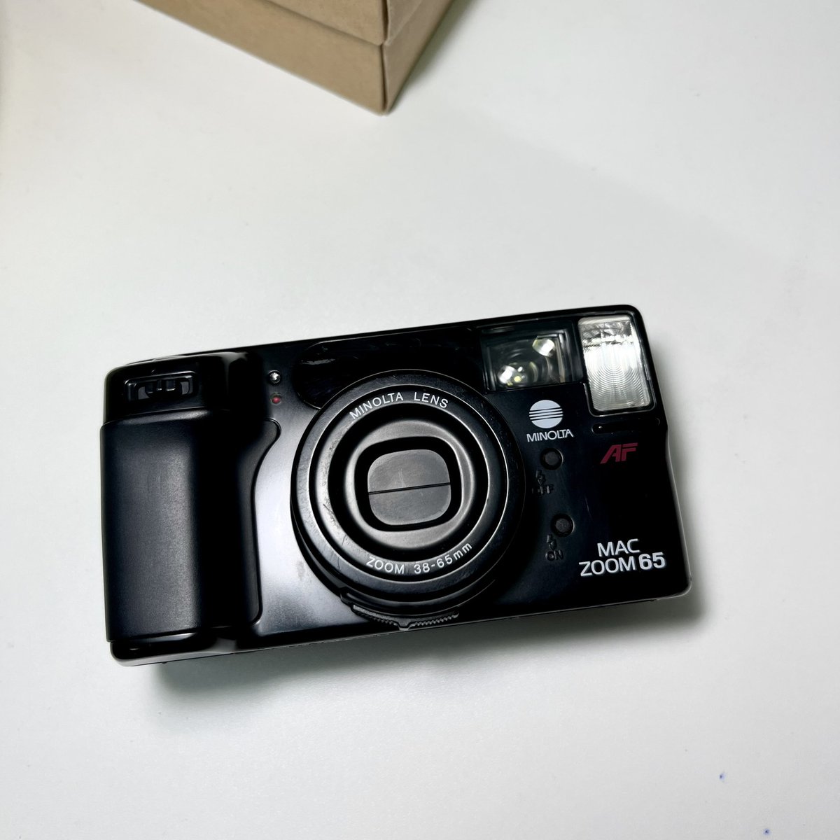 jinjifilm's tweet photo. Minolta Mac Zoom 65
เลนส์ให้ภาพคมสวย โทนภาพสวยมาก✨
📷ทำงานเต็มระบบ
-สภาพบอดี้ 95%
-เลนส์ใส ไม่มีฝ้ารา
-เลนส์ซูมได้ระยะ 38mm-65mm
-แฟลชติด
-ตั้งเวลาถ่าย
-ตั้งวันที่
📷ราคา 890บาท รวมส่ง
#กล้องฟิล์มราคาถูก #กล้องฟิล์มมือสอง #กล้องฟิล์ม #กล้องฟิล์มมือสองราคาถูก #กล้องดิจิตอลมือ2 https://t.co/3xXMzNN2uq