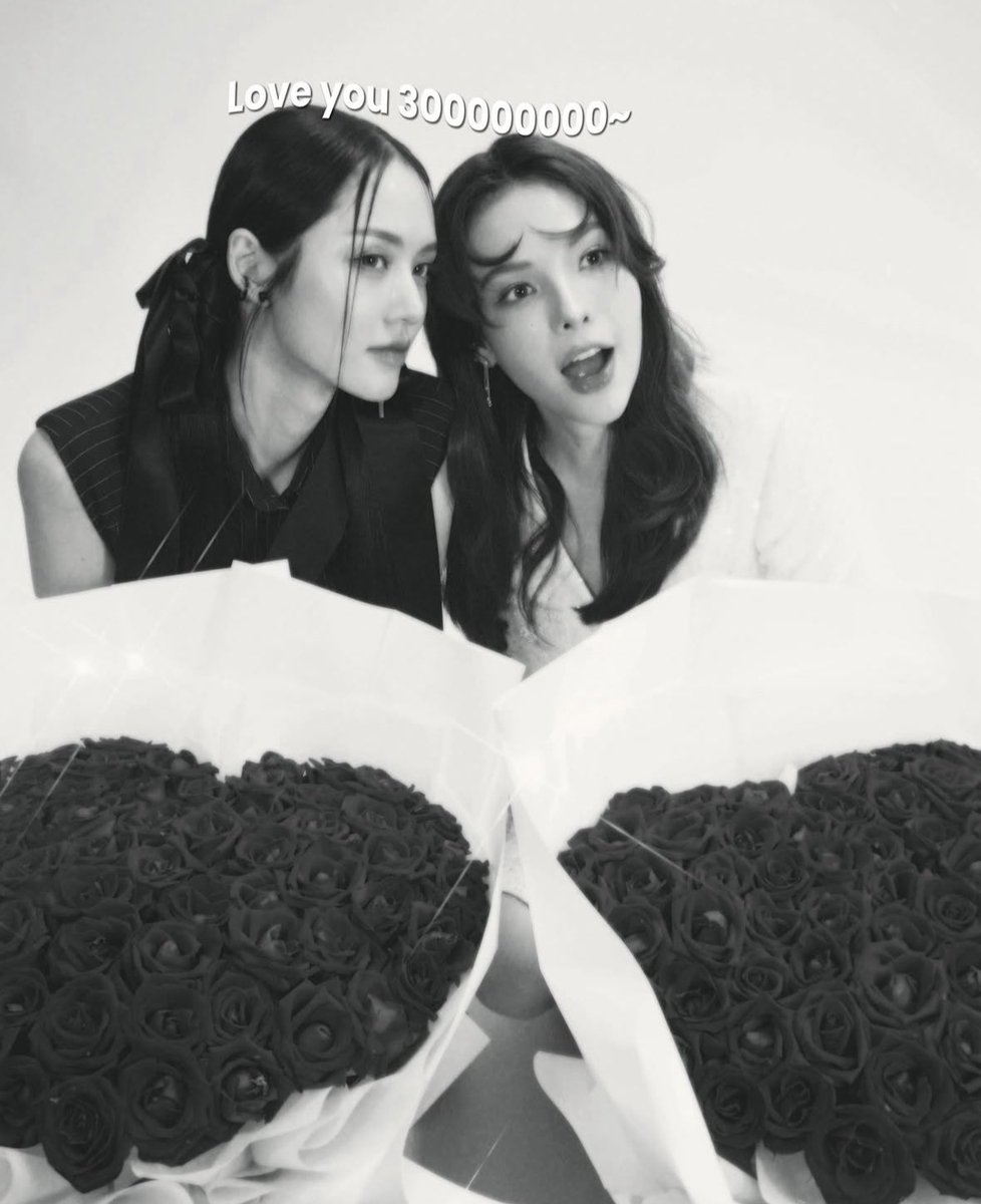 that “love you 300000000~”
her love for Lookmhee 🥺🥺🥺

LMSY SAVAGE ROSES

#LMSYxKOHIOK
#ลูกหมีซอนญ่า #LMSY
