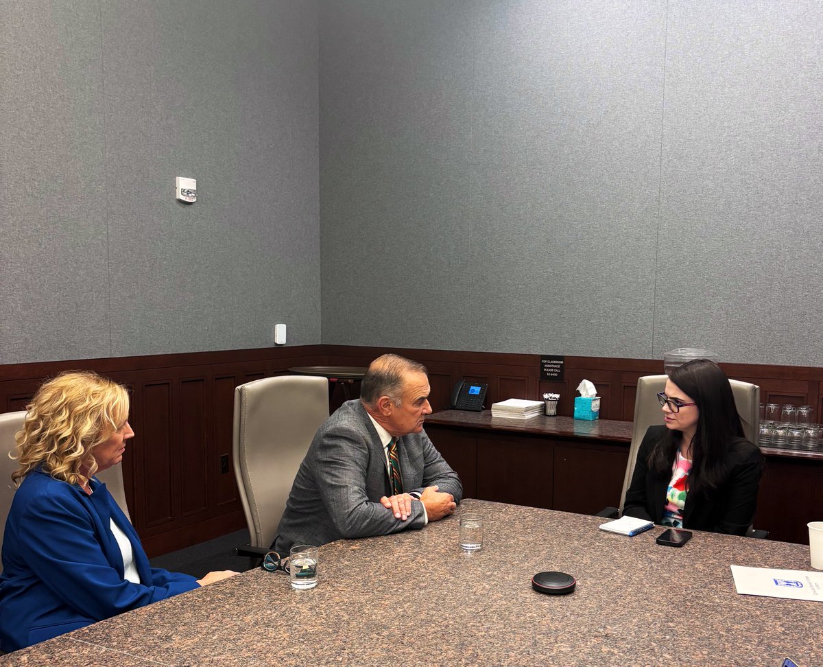 Thank you <a href="/GovMikeKehoe/">Governor Mike Kehoe</a> and <a href="/firstladykehoe/">Claudia Kehoe</a> for a productive meeting with Deputy Consul General <a href="/BlackAyellet/">Ayellet Black</a>. We look forward to deepening Missouri–Israel ties through economic partnership and community engagement highlighting our shared values 🇮🇱🤝🇺🇸