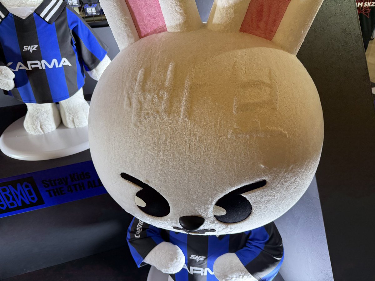 salak kendiyle foto çekilmiş 🤦🏻‍♀️