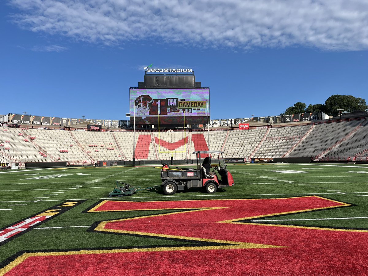 UMDGroundsCrew's tweet photo. Season opener for @TerpsFootball tomorrow. Go Terps! 🐢 https://t.co/mPXztHhme0