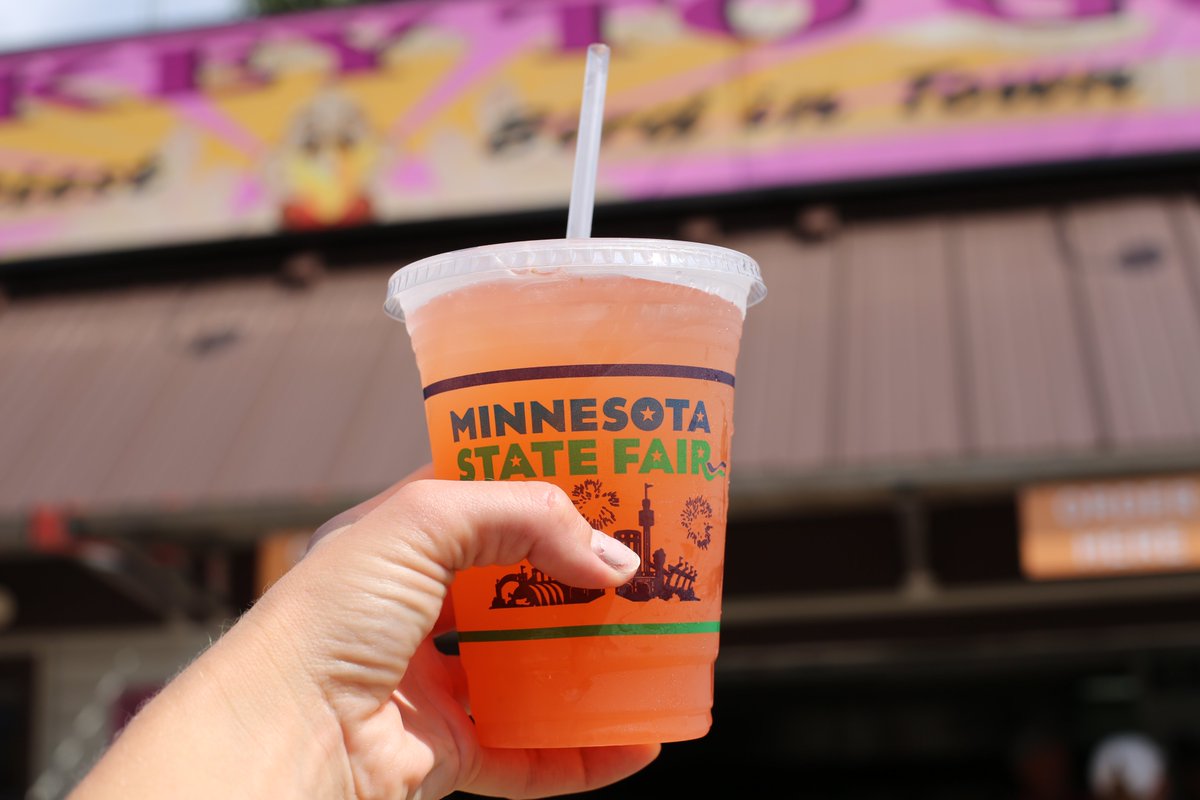 TurkeyToGo's tweet image. Special visitors, small-batch lemonade &amp;amp; turkey legs! This has been a memorable year for Turkey To Go®.