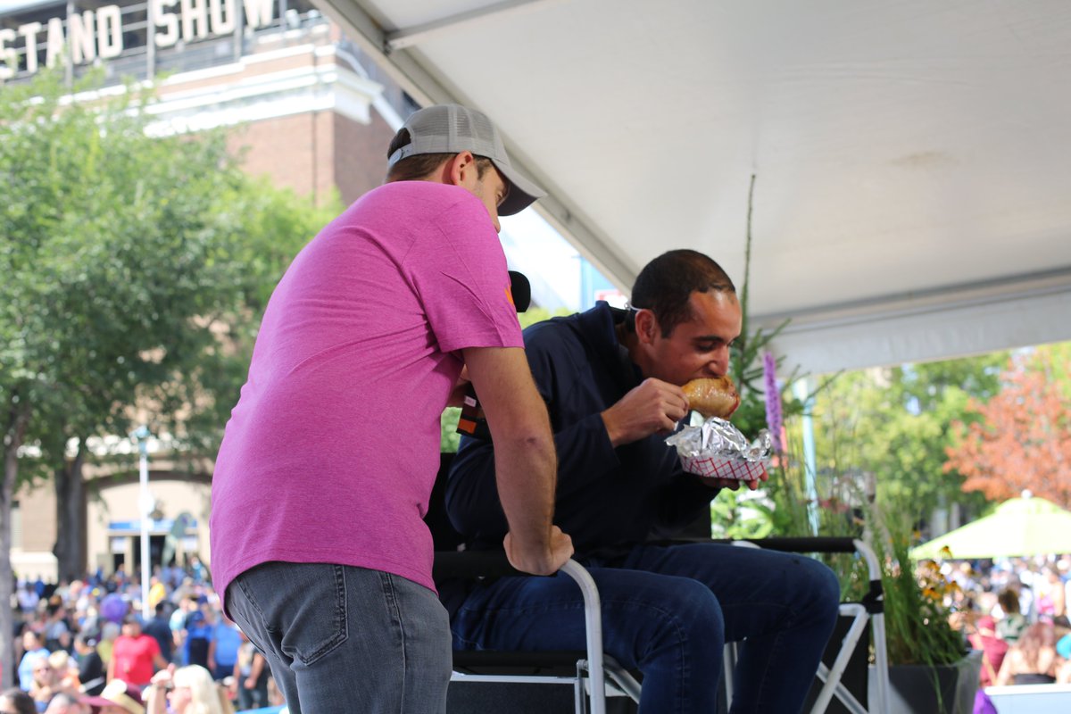 TurkeyToGo's tweet image. Special visitors, small-batch lemonade &amp;amp; turkey legs! This has been a memorable year for Turkey To Go®.