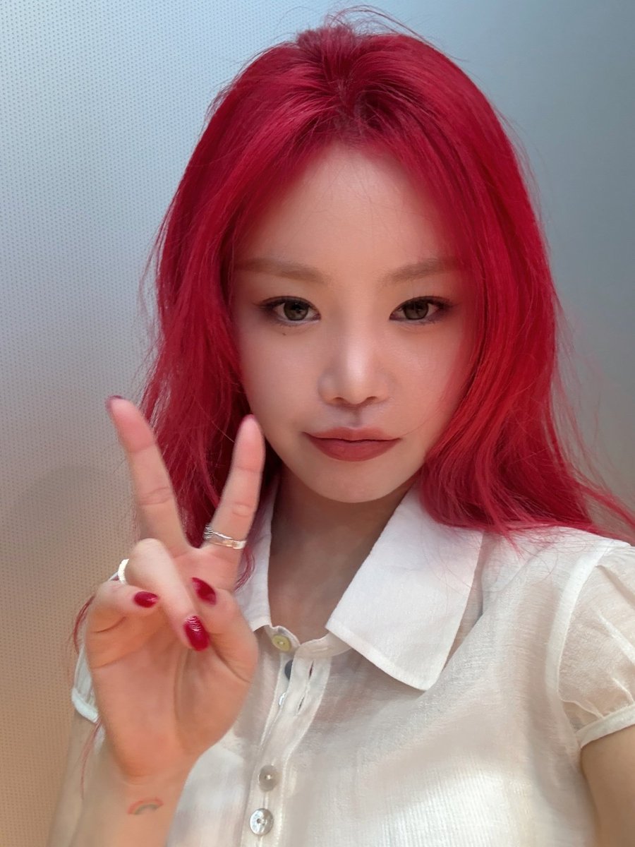 [#수탱데이📸]
2025.08.29. 배디튜드 시작!❤️

#수진 #SOOJIN
#BADITUDE
