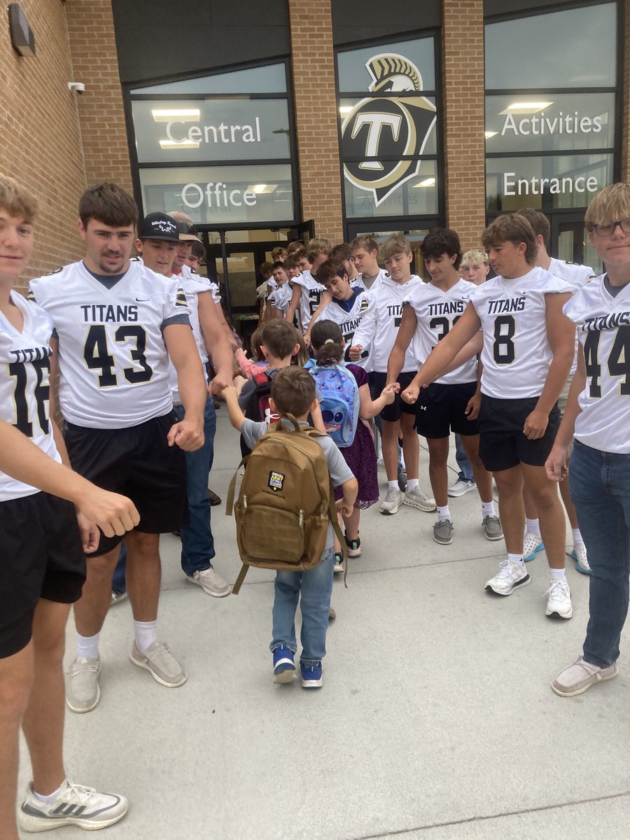 ThayerCentralFB's tweet photo. 2025 Titan Football season kicks off tonight as we play the Heartland Huskies at 7:00 pm in Henderson. #B2Y. https://t.co/0KkdALlksZ
