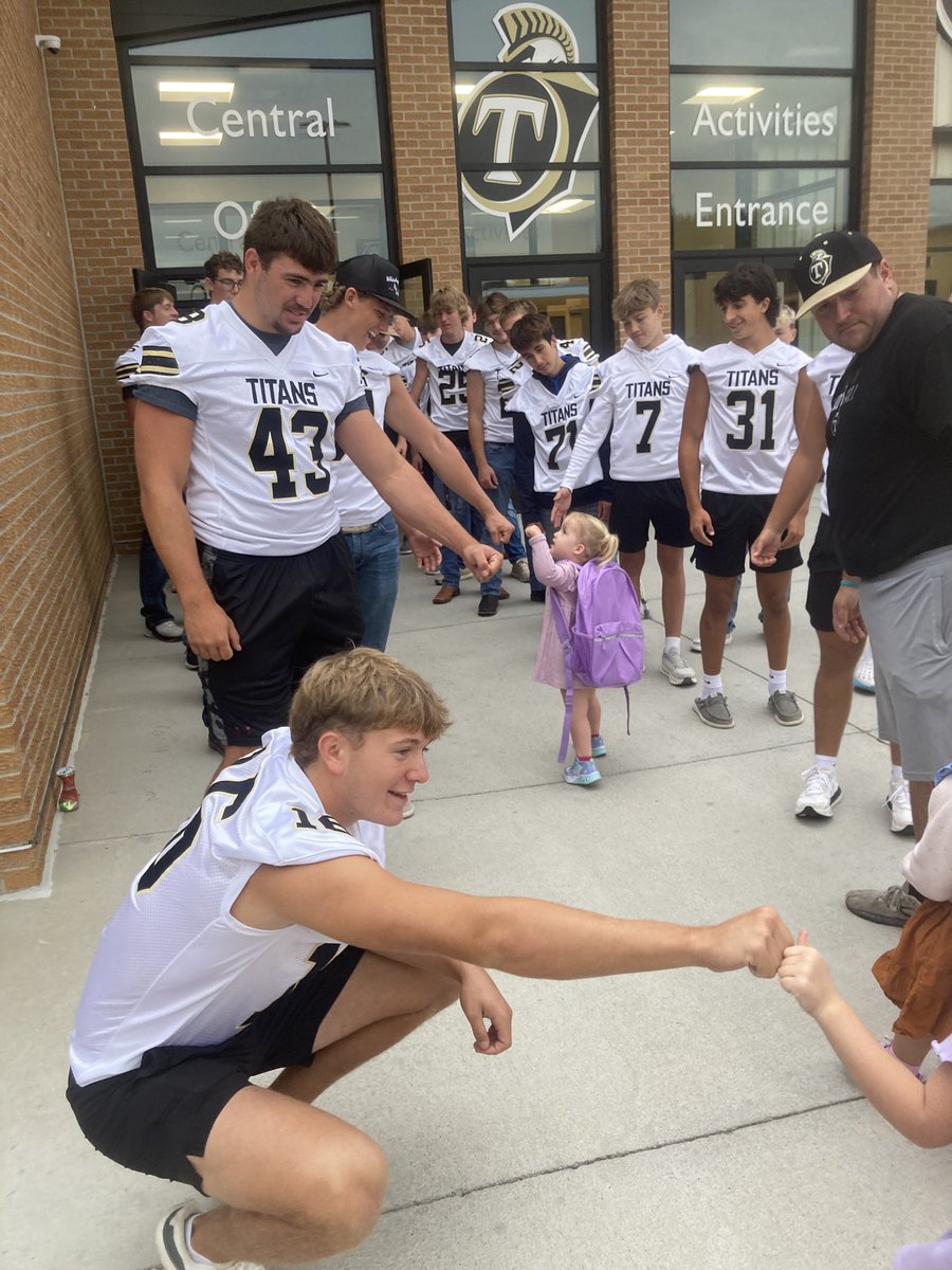 ThayerCentralFB's tweet photo. 2025 Titan Football season kicks off tonight as we play the Heartland Huskies at 7:00 pm in Henderson. #B2Y. https://t.co/0KkdALlksZ