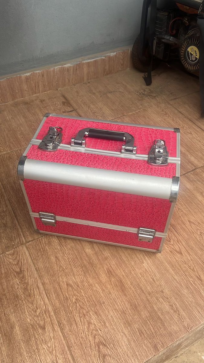 Makeup box
30k 
Ilorin