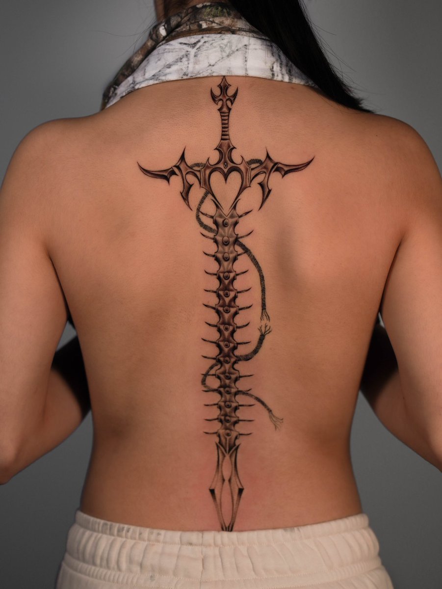 blasted_tattoos's tweet photo. 🫦 https://t.co/2Ay9jymtYg