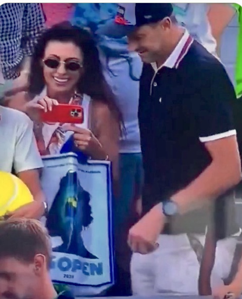 Look at this creep on the right caught on film at the US Open snatching a cap from a kid as it was handed to him by Lamil Majchrzac, hope you’re proud of yourself you lowlife!!