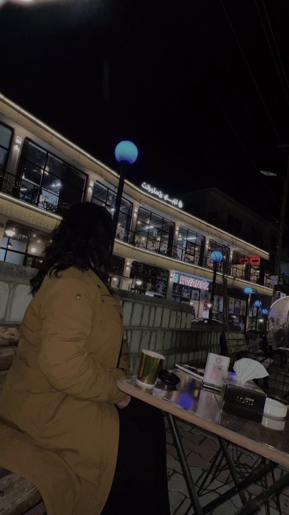 کە ســەرەتـا درزی کـەشتییـەکـەت بینـی و قسـەت نـەکرد ،گلـەی لە نـوقـم بــونــت مــەکــه‌💛🌚