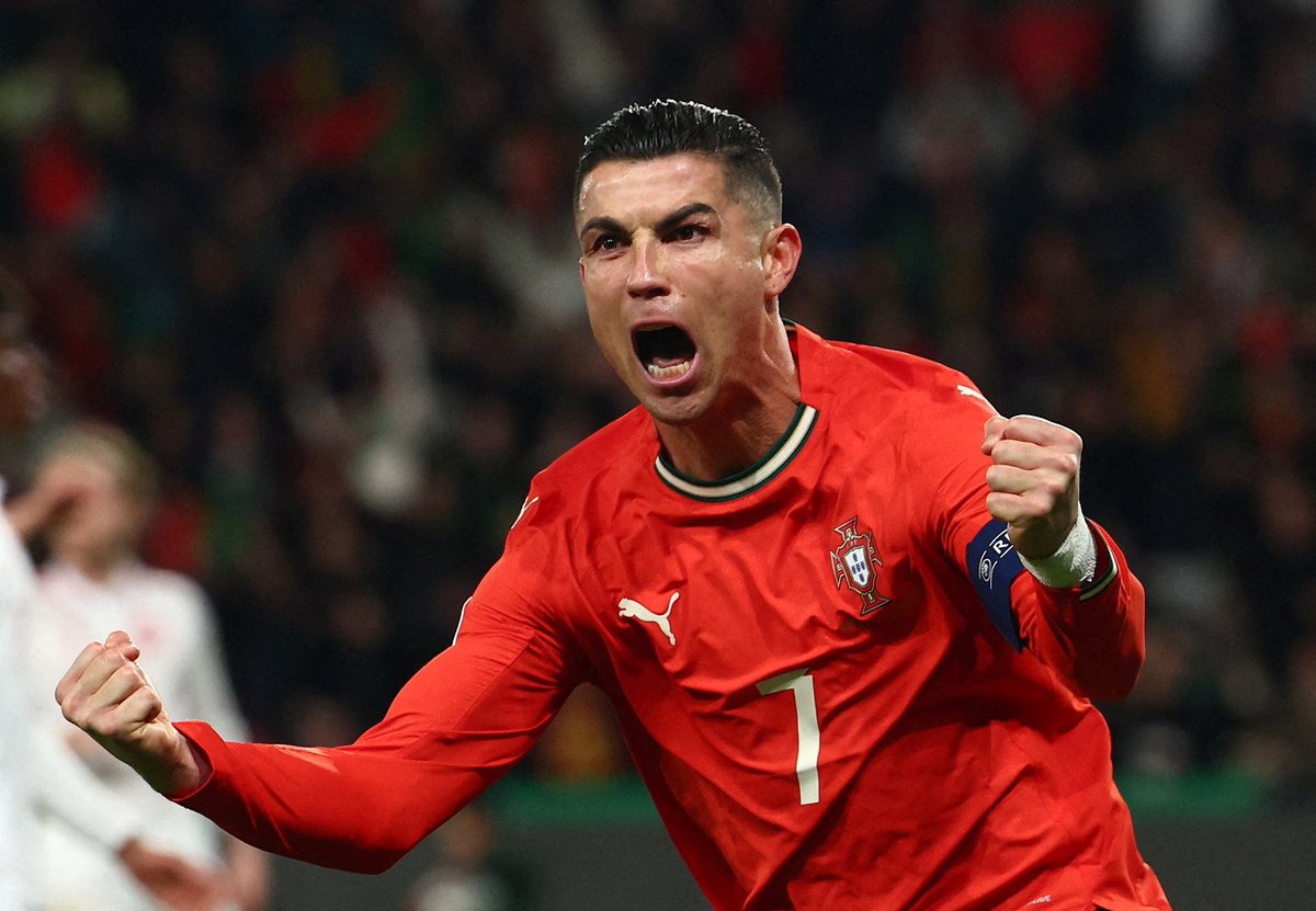 Plus que 60 buts avant les 1000.

Ce mec est une putain d'icone bordel.