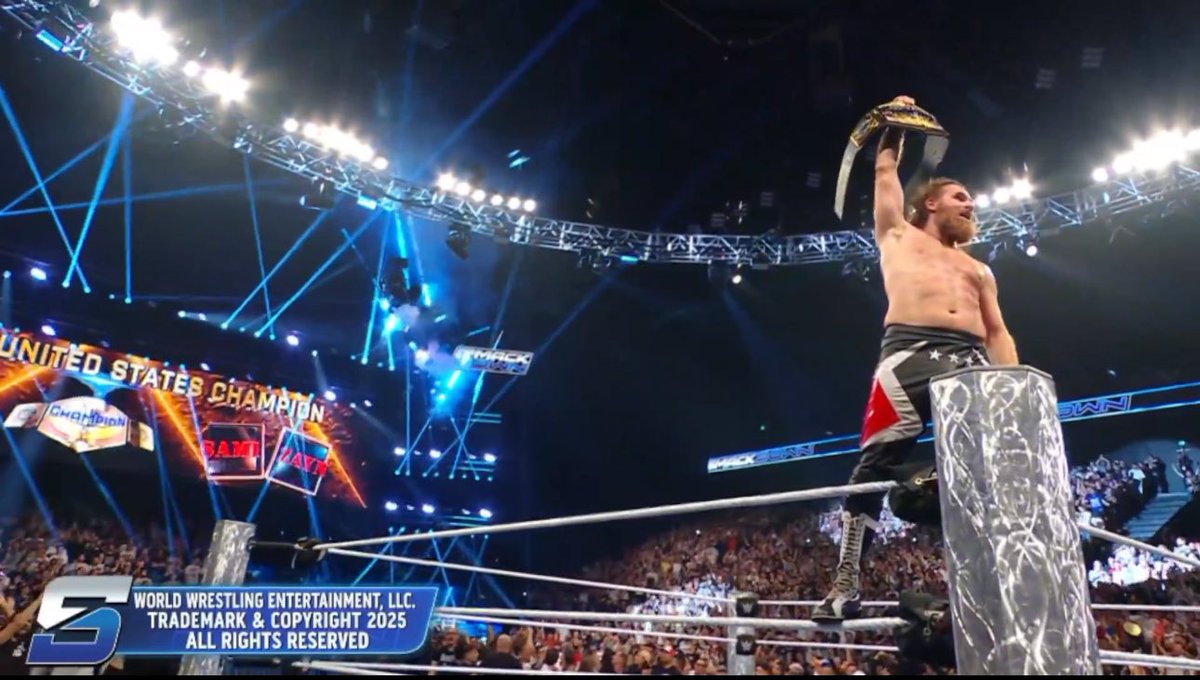Sami Zayn defeats Solo Sikoa to become the NEW United States Champion.