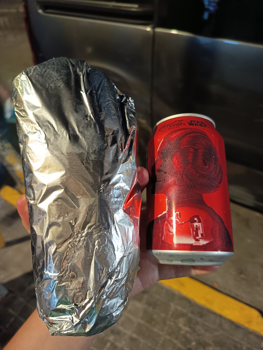 Jamón York y queso y la bebida 3€