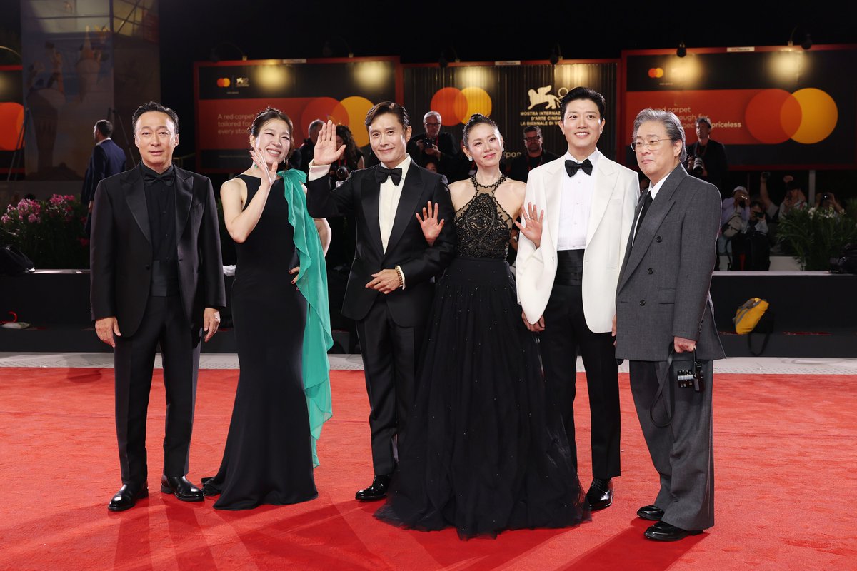 Variety's tweet image. The cast of &quot;Eojjeol Suga Eopda&quot; (No Other Choice) pose together at the #VeniceFilmFestival premiere.