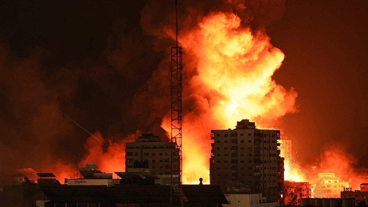 Israel has turned Gaza City into an inferno. Pictures posted by residents to ight 29.08.2025