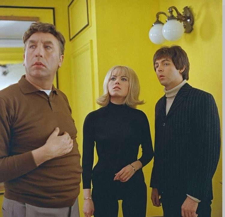 Saint Etienne, Camden, 1992

<a href="/bobpetesarah/">Saint Etienne</a>