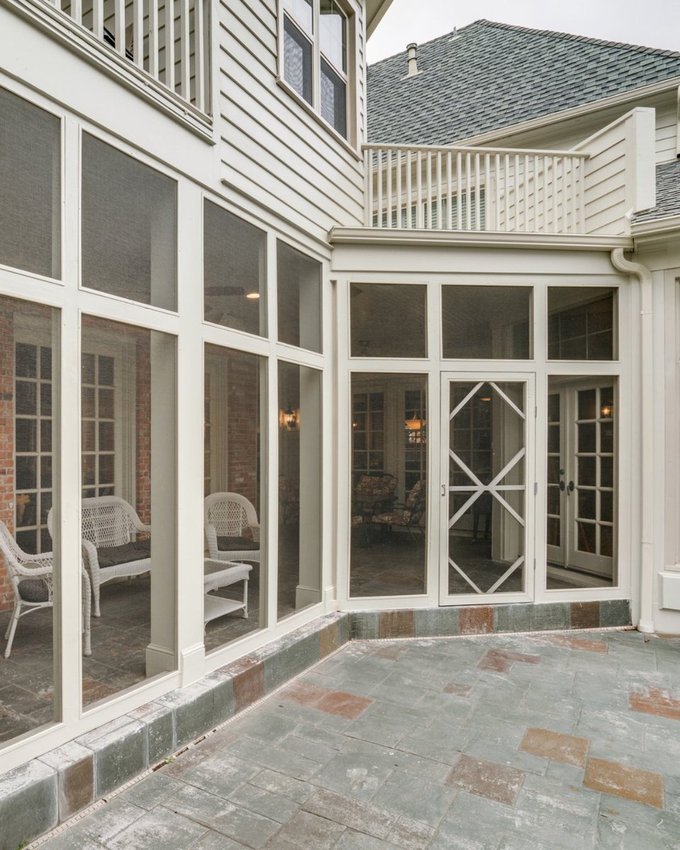 DFWImproved's tweet image. Give your family the space to spread out without the hassle of moving. A smart addition is the upgrade your home deserves. 

Get started now: bit.ly/4nzCB7J

#DFWImproved #RoomAddition #HomeRemodeling