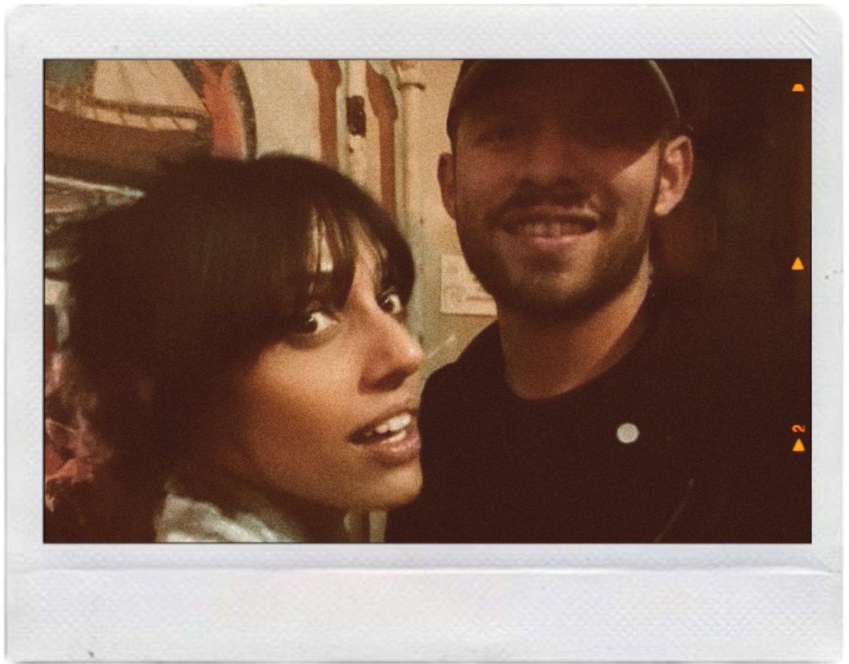 brellyius's tweet image. Hargreeves living their best life: