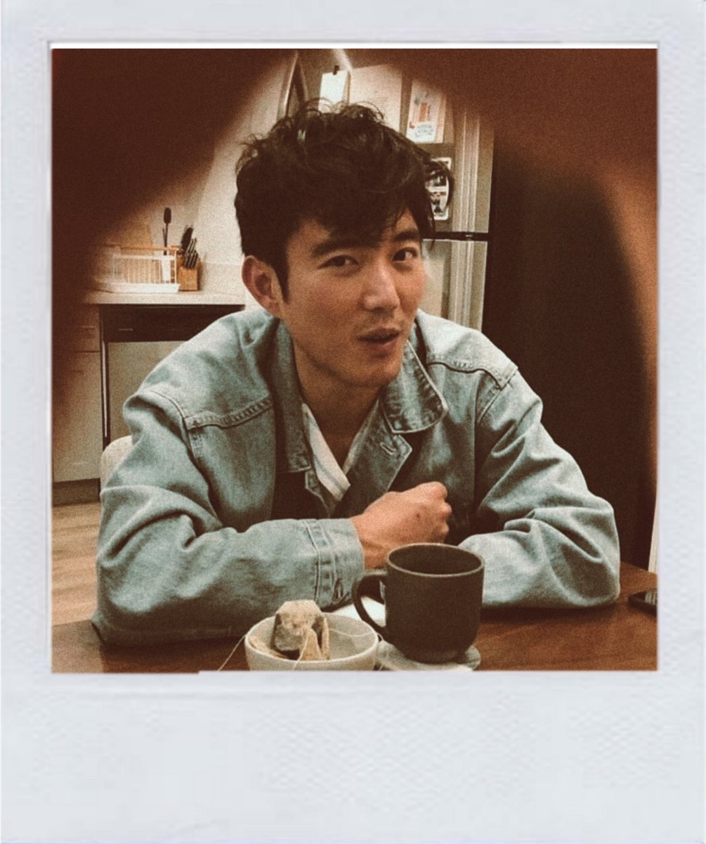 brellyius's tweet image. Hargreeves living their best life: