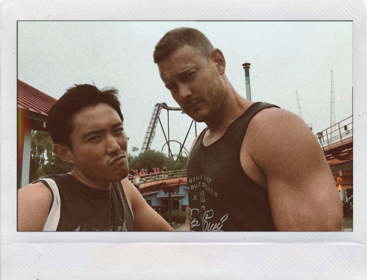 brellyius's tweet image. Hargreeves living their best life: