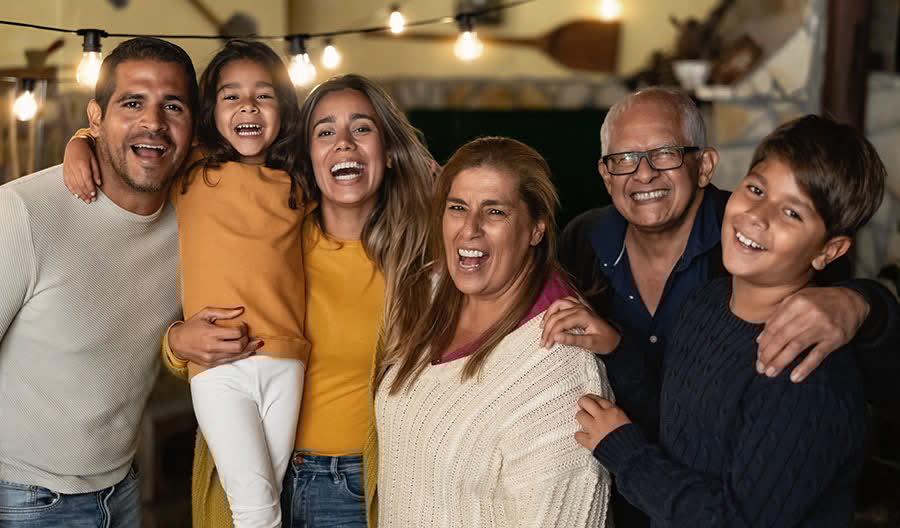 AmadaSeniorCare's tweet image. Families often make the decision to move in an aging senior loved one for love, safety, or financial reasons—but living under one roof again requires adjustments. Here are five dos and five don'ts. bit.ly/3HOLIBq #seniorcare #seniorliving #multigen #respitecare #aging