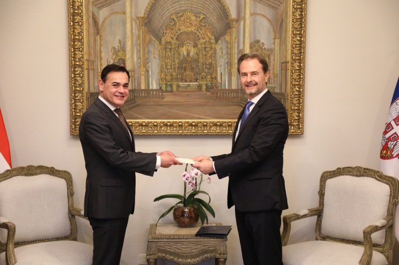 Nuevos embajadores concurrentes presentan copias de cartas credenciales al canciller

➡️lc.cx/Ya34JY