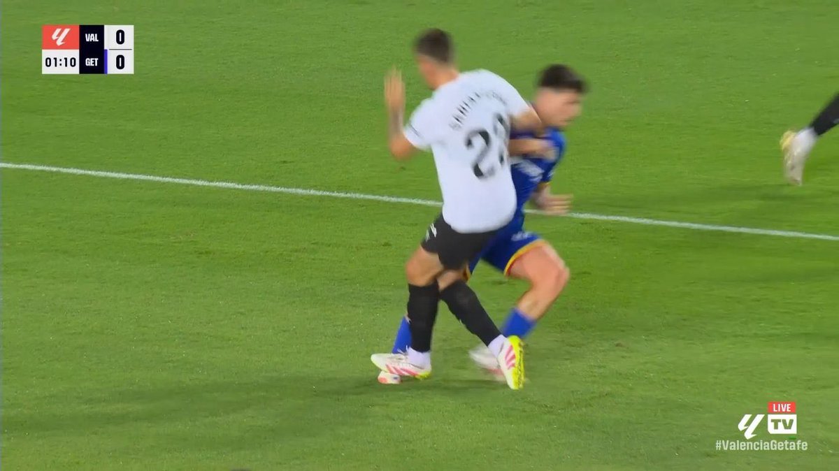 Si pita penalti, no pasa absolutamente nada.