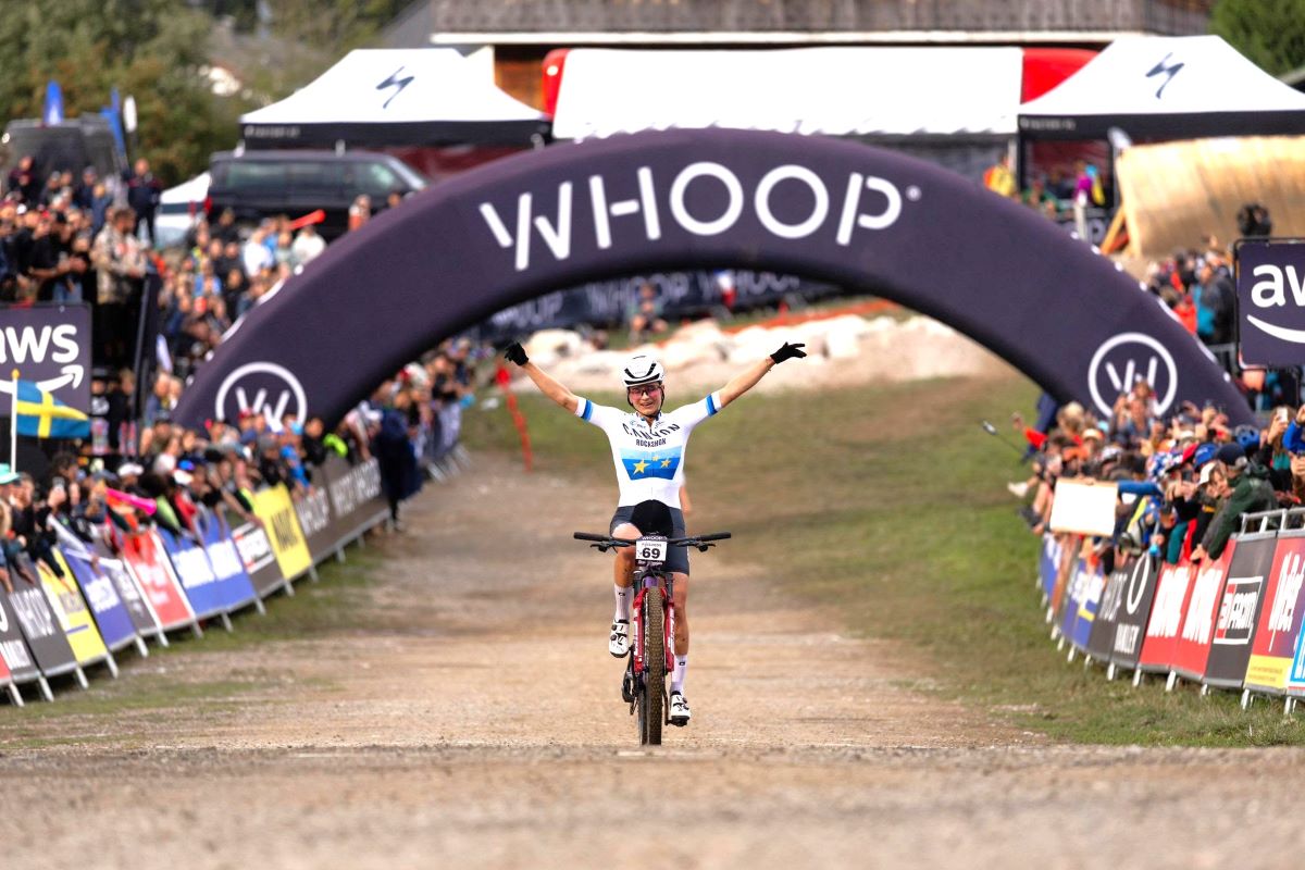 bikemagazinebr's tweet photo. Vitórias inéditas em Les Gets 🇫🇷:
🇬🇧 Charlie Aldridge (Cannondale) vence pela 1ª vez na elite do XCC
🇸🇪 Jenny Rissveds (Canyon) quebra jejum de 26 meses
👉 Leia a reportagem completa em https://t.co/EAVy5j4vPk

#UCIMTB #MTB #XCC #CopaDoMundoMTB #Bikemagazinebr https://t.co/Rf3r3bAhmh