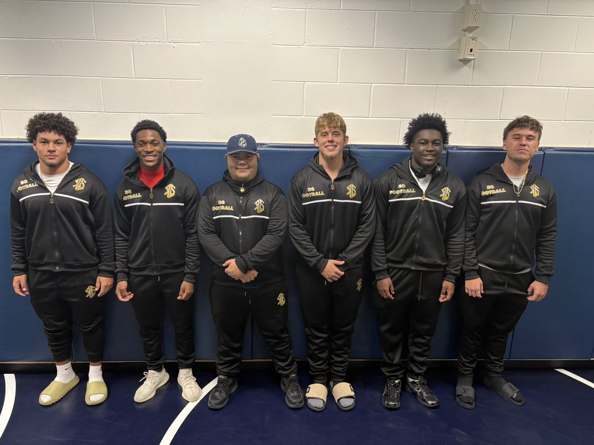 Shoutout to UCLA Bruins and EG Alum <a href="/1robertstafford/">яѕ3</a> for coming through again this year with the RS3   gear for the team!  <a href="/EauGallieHC/">Coach Sands</a> <a href="/EGCoach_Ramos/">Coach Ramos</a> <a href="/cphat0421/">Coach C Phat</a> <a href="/CoachTrent3Guy/">Trenton Guy</a> <a href="/QNHall_Uno_JTG/">Coach Hall</a> <a href="/Danian_74/">Coach Alvarez</a>