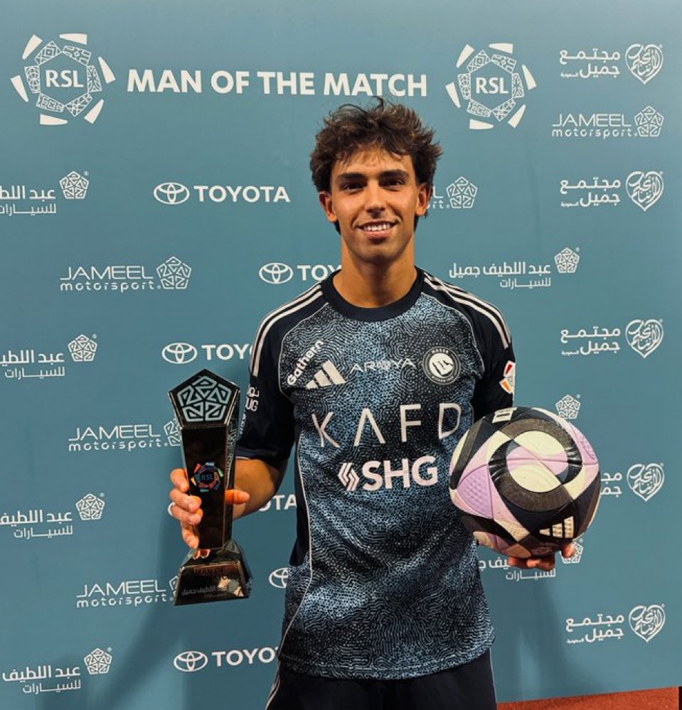 رجل كل المباريات اللي لعبها بدون اي مبالغة جوده عاليه واداء خيالي الجم كل مشكك بقرار التعاقد معاه بإذن الله يستمر  بنفس العطاء وأكثر💛💛💛