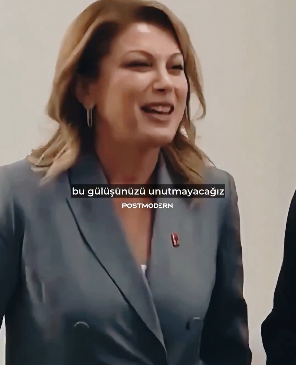 CHP Kadın Kolları Başkanı Asu Kaya, Bahçeli’ye hayran hayran bakıp gülüşürken “meclis sizinle güzel” derken, bana bu akşam bir öğretmenden gelen iç burkucu mesajı sizlerle paylaşayım:

Bir ücretli öğretmen var. Berkay Gezgin tutuklandığında fotoğrafının üzerine “incinen