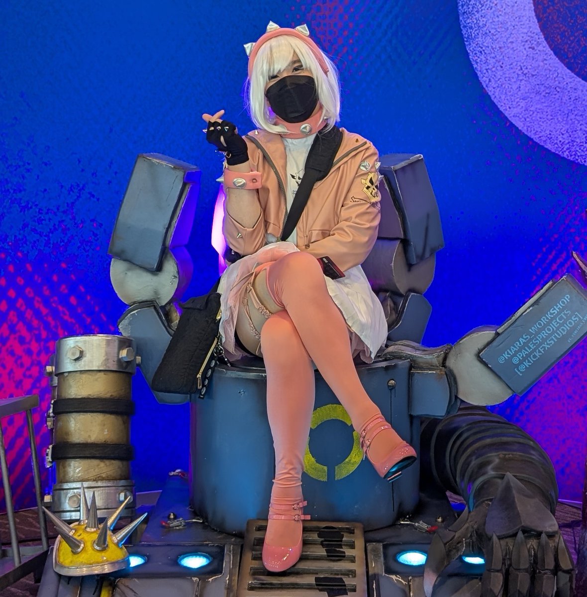 Elphelt at #PAXWest today for Day 1 - I'll be competing at the PAX Arena for TEKKEN tomorrow and I'll be having fun all weekend!

If you're visiting the area and need food recommendations, let me know! I've got a list ^^