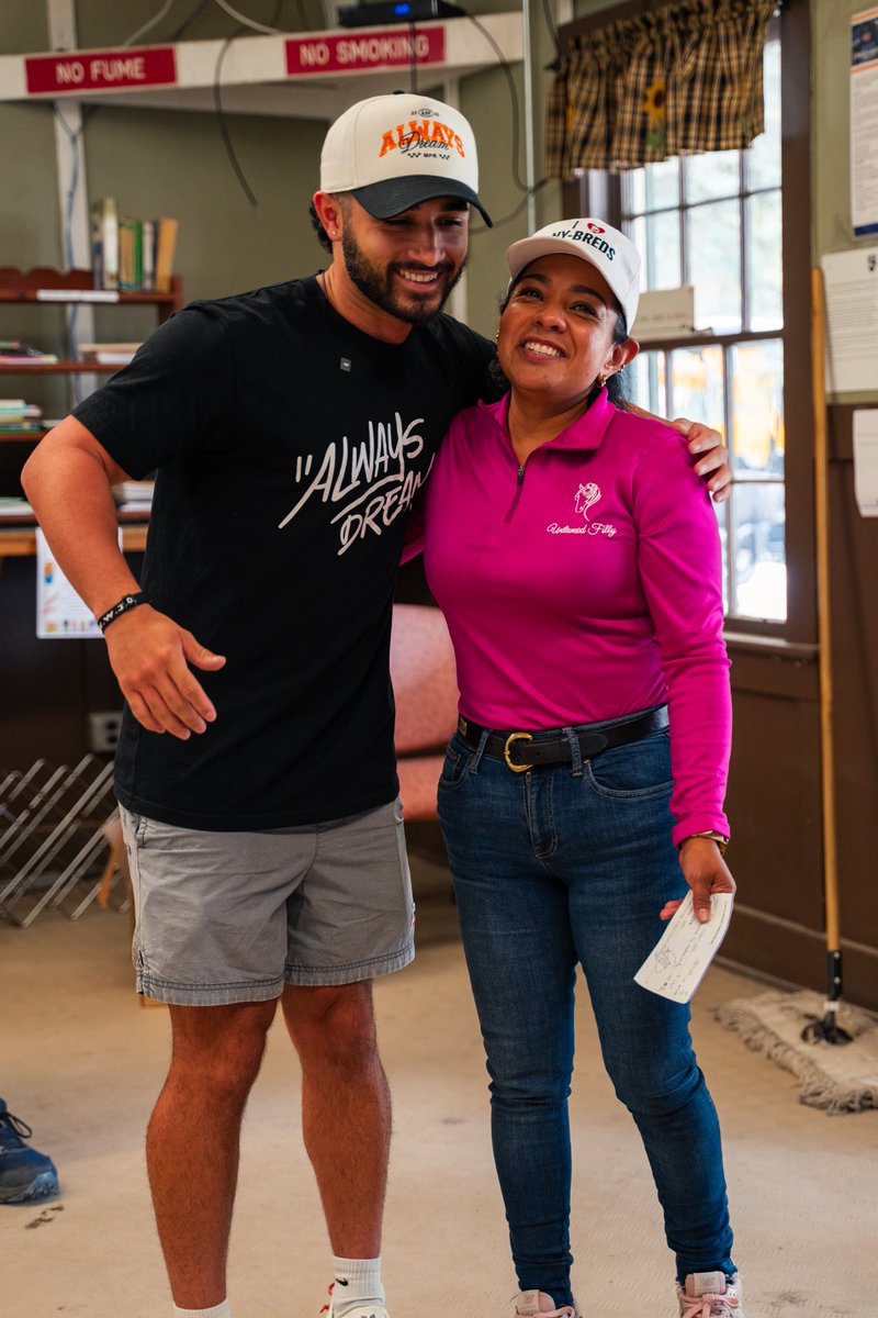 AlwaysDreamFDN's tweet image. In moments of loss, community matters most. 🧡
We came together to support a family grieving a loved one, reminding them they are not alone. #WhereDreamsTakeFlight #AlwaysDreamFoundation #CommunityOverEverything #DreamBig #EmpowerChange