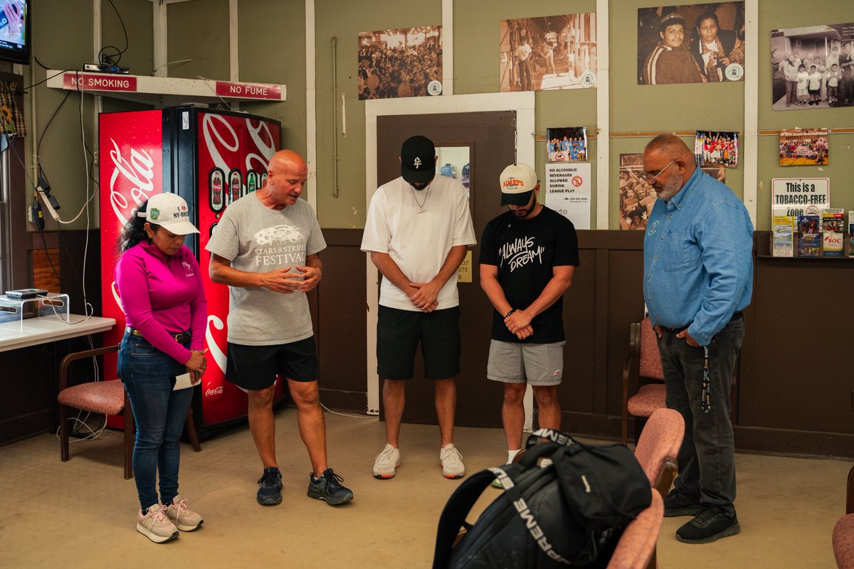 AlwaysDreamFDN's tweet image. In moments of loss, community matters most. 🧡
We came together to support a family grieving a loved one, reminding them they are not alone. #WhereDreamsTakeFlight #AlwaysDreamFoundation #CommunityOverEverything #DreamBig #EmpowerChange