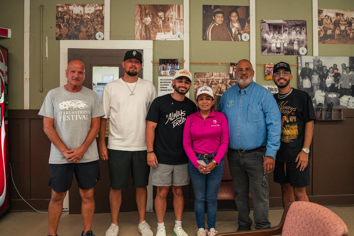 AlwaysDreamFDN's tweet image. In moments of loss, community matters most. 🧡
We came together to support a family grieving a loved one, reminding them they are not alone. #WhereDreamsTakeFlight #AlwaysDreamFoundation #CommunityOverEverything #DreamBig #EmpowerChange