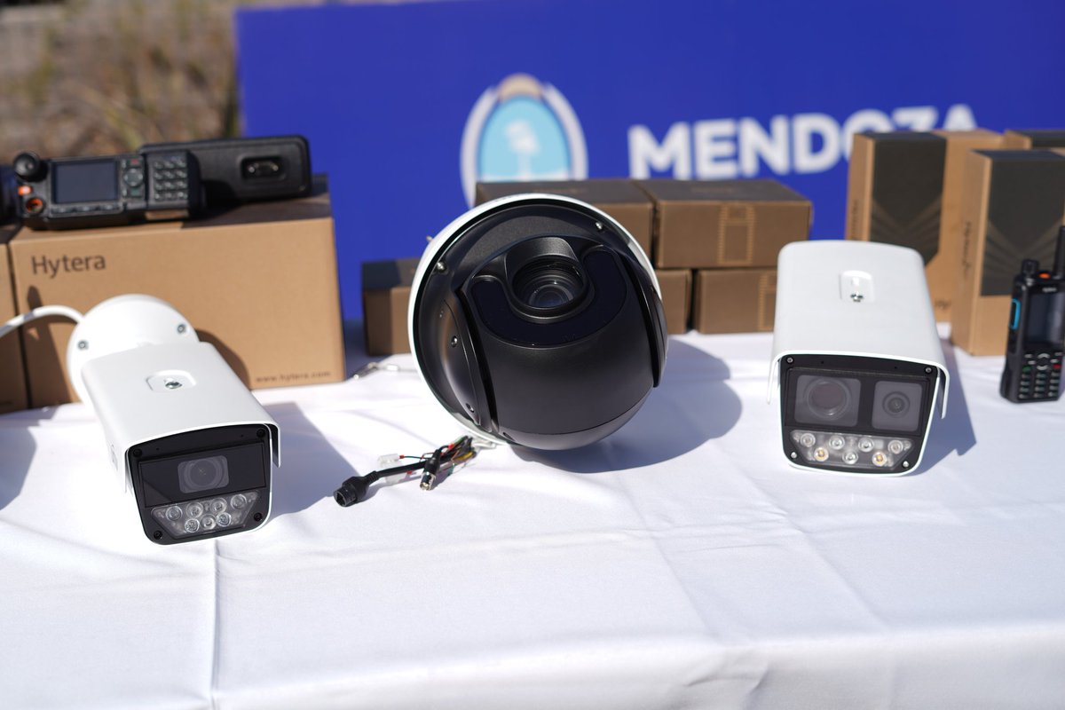 También en Alvear,  se presentaron nuevos móviles y equipamiento tecnológico y se celebraron convenios  para consolidar en el departamento, un centro de referencia para la capacitación policial en el sur mendocino.