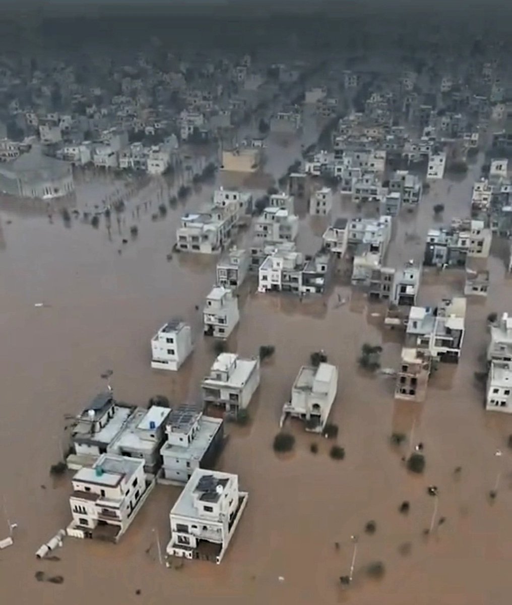 پارک ویو راوی میں ڈوب گی!!
یہ پارک ویو سوسائٹی ختم شد!!
, عوام کو اپنا پیسہ واپس کرے!!
#parkviewcity 
#punjabflood 
#RaviRiver