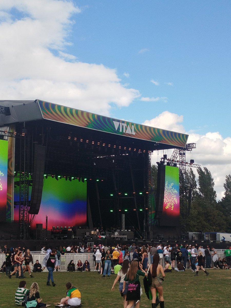 DavidMohan99's tweet image. So here's the thing... #FontainesDC #Kneecap #Chalk #Vital