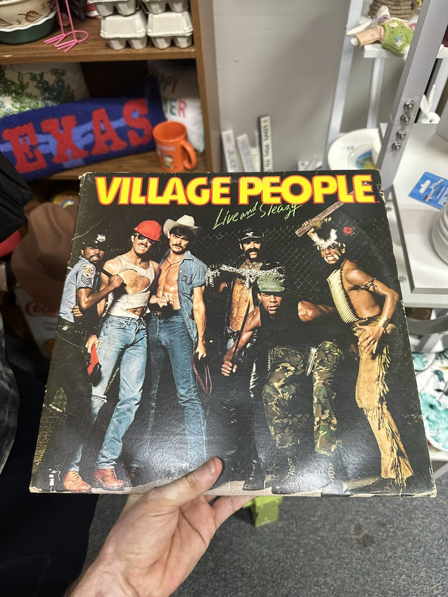 UseyDaniel's tweet photo. @sundayjeff came across this at the antique mall now I just need to go find some people playing football. https://t.co/qyAYAwLIge
