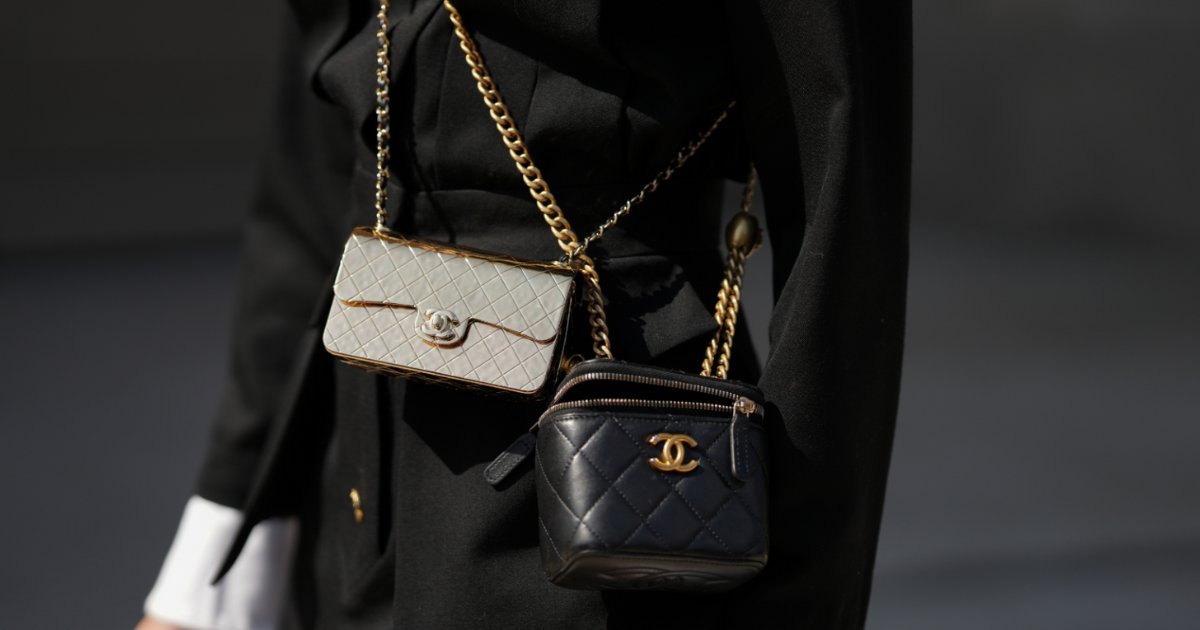 MySmallStoreMN's tweet image. 🎉 Crossbody bags = my daily BFF!👜✨ Check out these 6 timeless styles you’ll wanna rock all year long. Ready to elevate your vibe? 

Read more here 👉 zurl.co/mMMZt 

#MySmallStore #FashionFix #AccessoryGoals