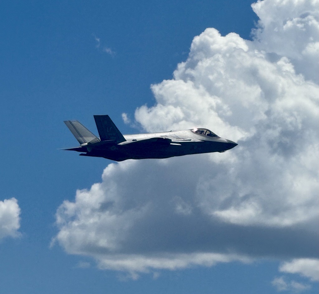 Hard to miss the roar of F-35s over Flagstaff! ✈️ At 7,014 feet, FLG is the 6th-highest commercial airport in the U.S., making it a prime training spot for U.S. and international F-35 pilots from Luke Air Force Base. They’re loud, but always a thrill to see! 🔊👀